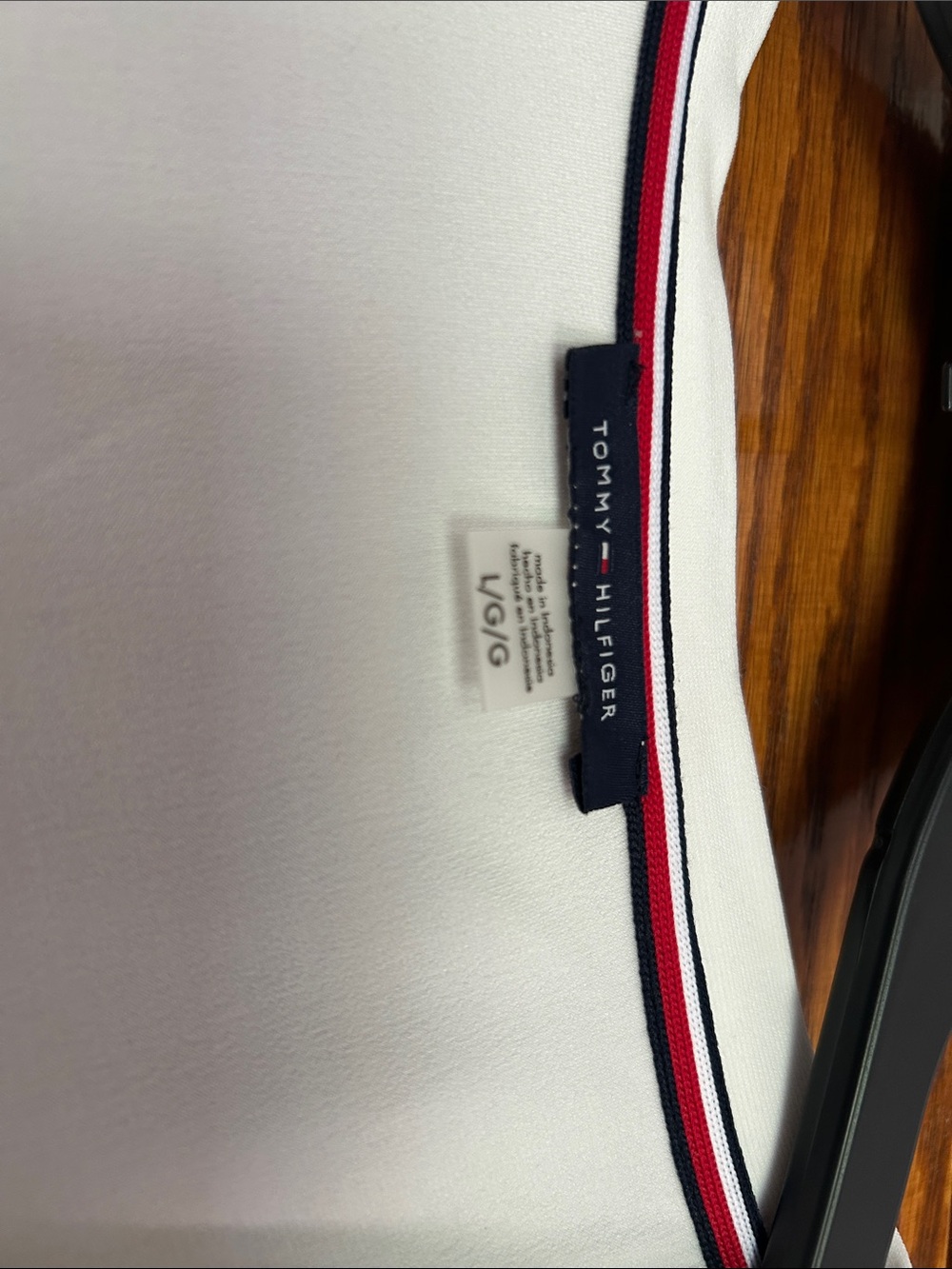 Tommy Hilfiger NWT White Pleated Sleeve V-Neck Blouse - Picture 3 of 8